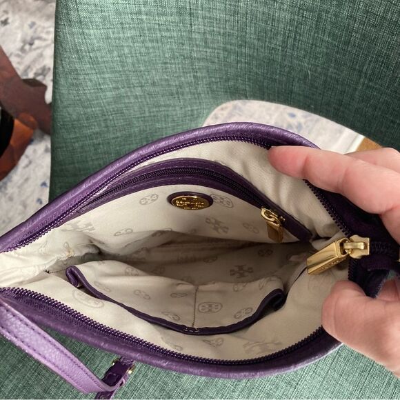 Tory Burch Women’s embroidered logo purple crossbody purse bag - EUC! - Picture 12 of 12